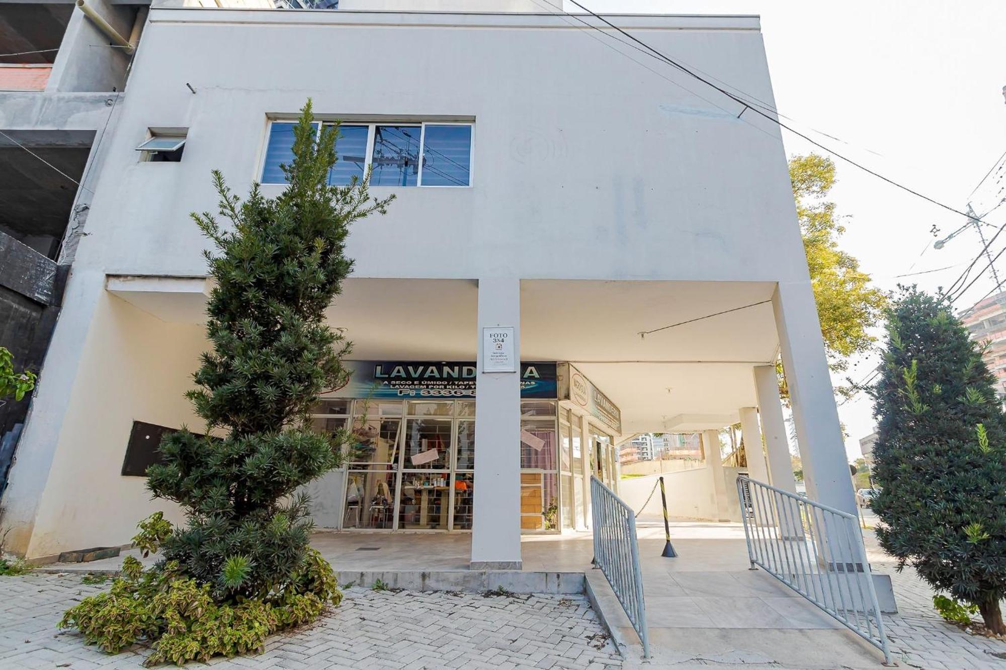 Predio Fantastico No Bairro Mais Requisitado De Куритиба Экстерьер фото